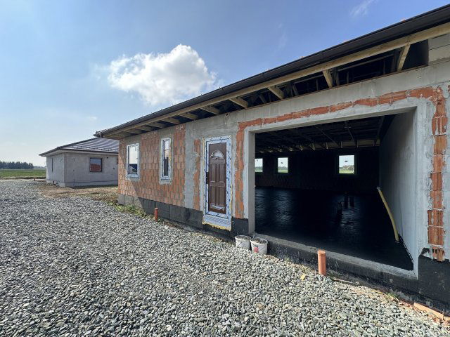 Eladó ikerház, Szombathelyen 99 M Ft, 4 szobás