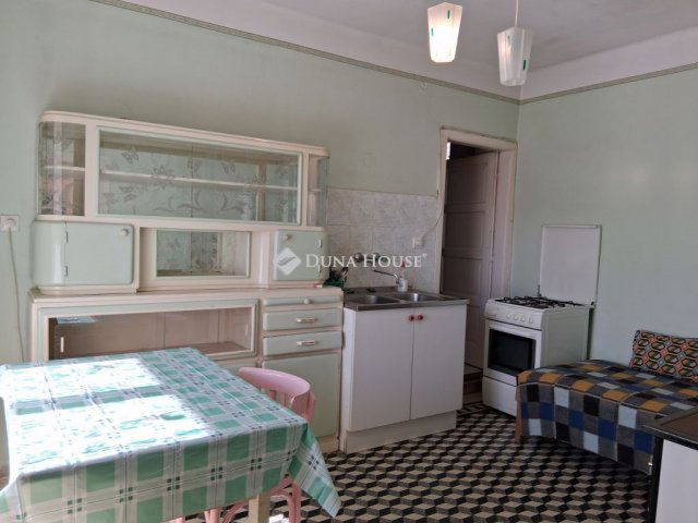 Eladó családi ház, Kányban 37 M Ft, 2 szobás