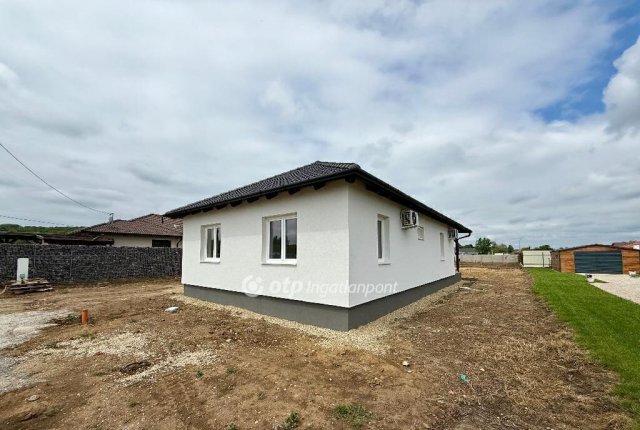 Eladó családi ház, Mályin 84 M Ft, 3 szobás