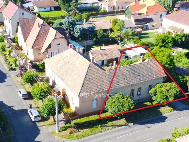 Eladó téglalakás, Balassagyarmaton 32 M Ft, 3 szobás