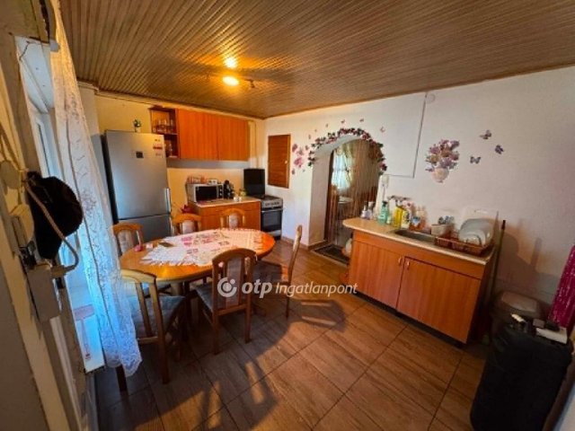 Eladó családi ház, Dömsödön 25 M Ft, 1+1 szobás