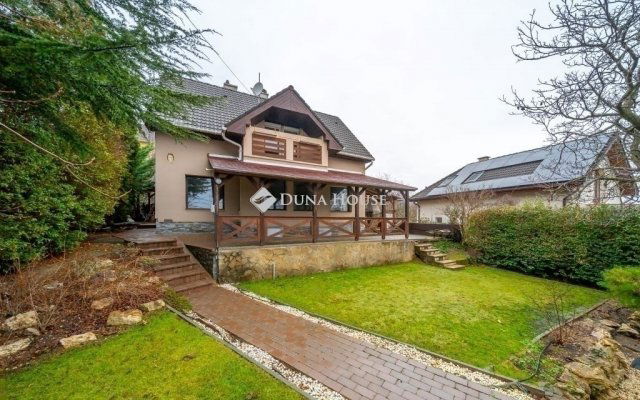 Eladó családi ház, Budaörsön 235 M Ft, 4 szobás