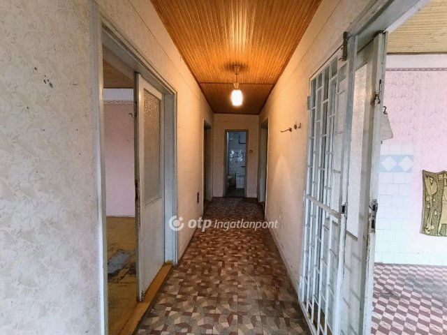 Eladó családi ház, Jászfényszarun 25 M Ft, 3 szobás