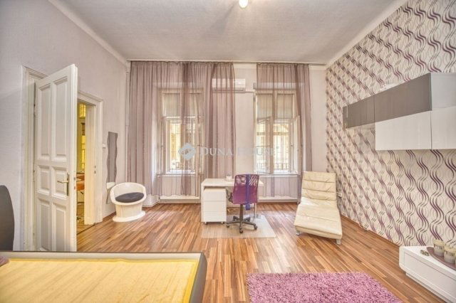 Eladó téglalakás, Budapesten, VIII. kerületben 171 M Ft