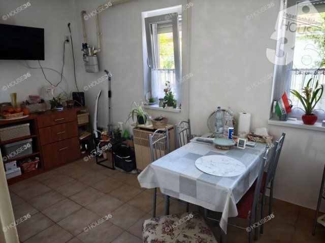 Eladó téglalakás, Kiskunfélegyházán 49.9 M Ft, 2 szobás