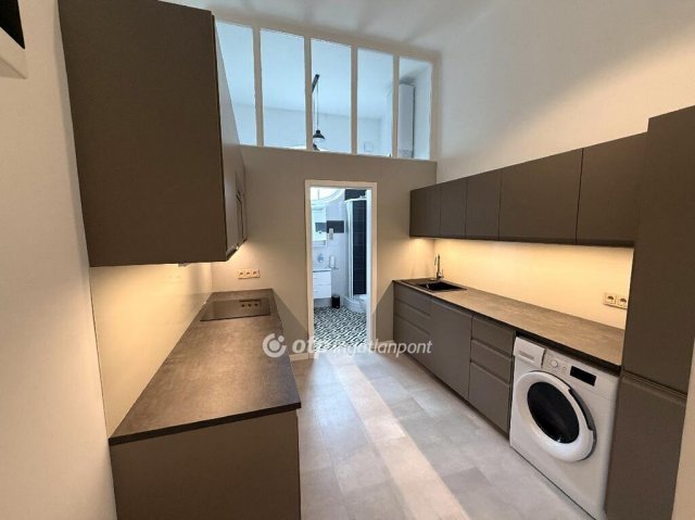 Eladó téglalakás, Budapesten, VI. kerületben 192.5 M Ft