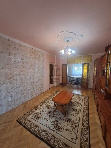 Eladó téglalakás, Debrecenben 90 M Ft, 3 szobás