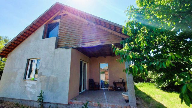 Eladó ikerház, Nagytarcsán 95 M Ft, 5 szobás