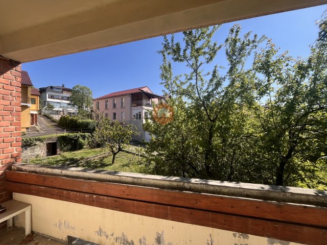 Kiadó téglalakás, albérlet, Pécsett, Haas Mihály téren