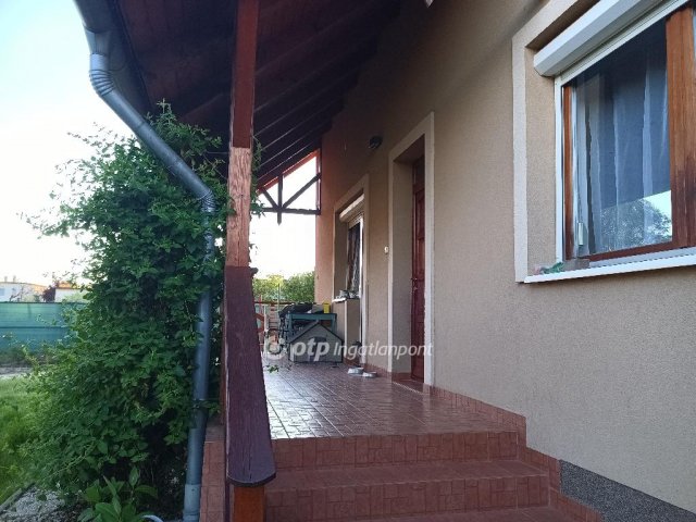 Eladó családi ház, Dányon 89.9 M Ft, 5 szobás