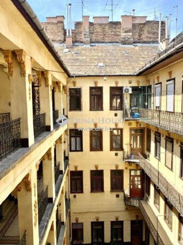 Eladó téglalakás, Budapesten, VI. kerületben 130 M Ft