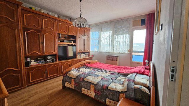 Eladó panellakás, Egerben 40 M Ft, 1+2 szobás