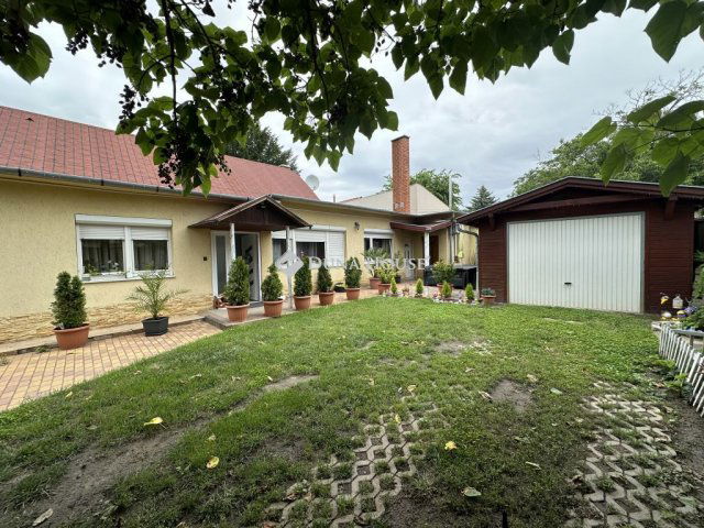 Eladó családi ház, Kecskeméten 82.9 M Ft, 4 szobás