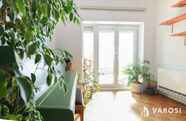 Eladó nyaraló, Szentendrén 76.9 M Ft, 2 szobás