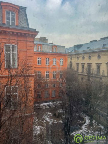 Eladó téglalakás, Budapesten, VIII. kerületben, Baross utcában