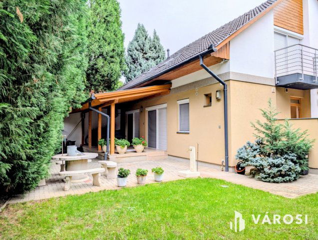 Kiadó családi ház, albérlet, Békéscsabán 300 E Ft / hó