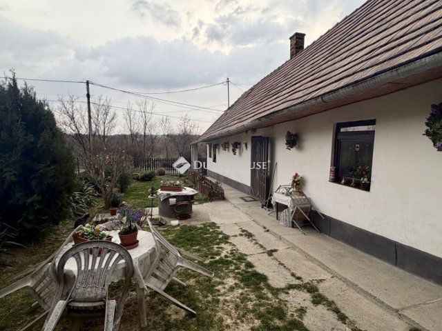 Eladó családi ház, Vértesacsán 39.99 M Ft, 2 szobás