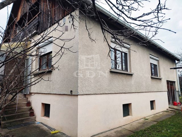 Eladó családi ház, Érden 72 M Ft, 2 szobás