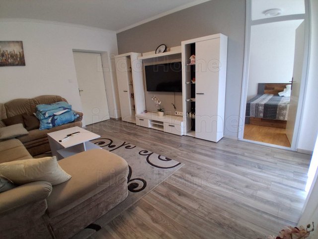 Eladó téglalakás, Dombóváron 42 M Ft, 1+2 szobás