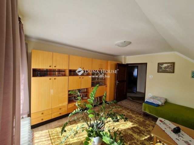 Eladó családi ház, Százhalombattán 127 M Ft, 5 szobás