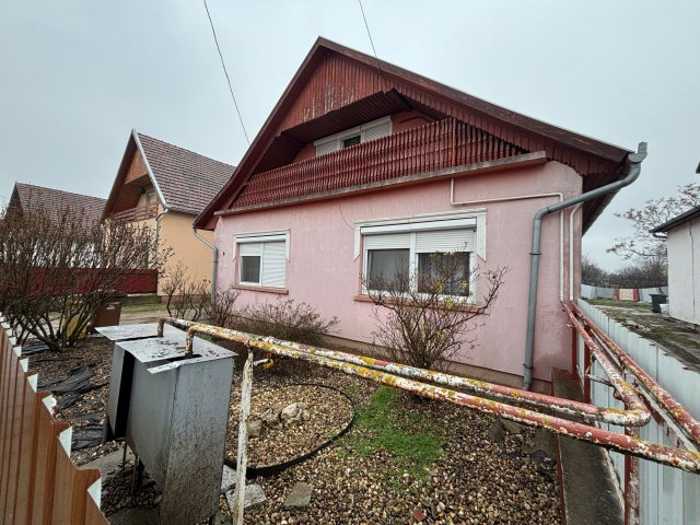 Eladó családi ház, Békésen 45 M Ft, 5 szobás