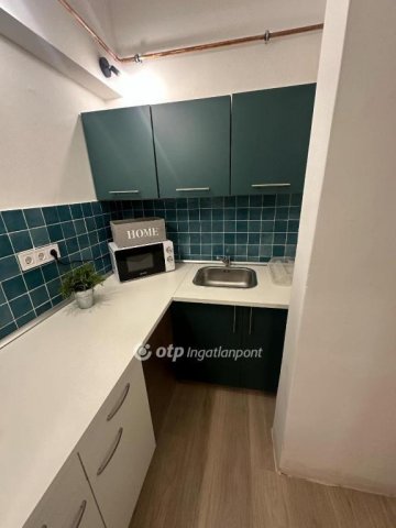 Eladó téglalakás, Budapesten, VII. kerületben 180 M Ft