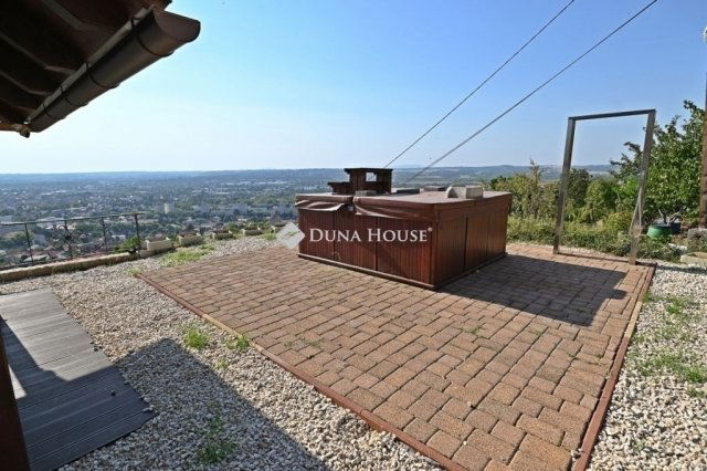 Eladó ikerház, Pécsett 179 M Ft, 4 szobás / költözzbe.hu