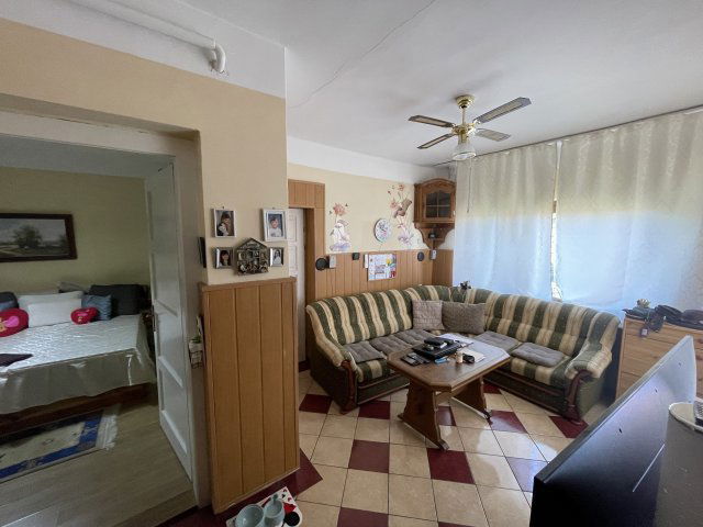 Eladó családi ház, Balatonalmádiban 65.5 M Ft, 5+2 szobás