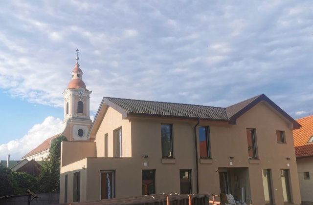 Eladó téglalakás, Nyergesújfaluban 82.9 M Ft, 3 szobás