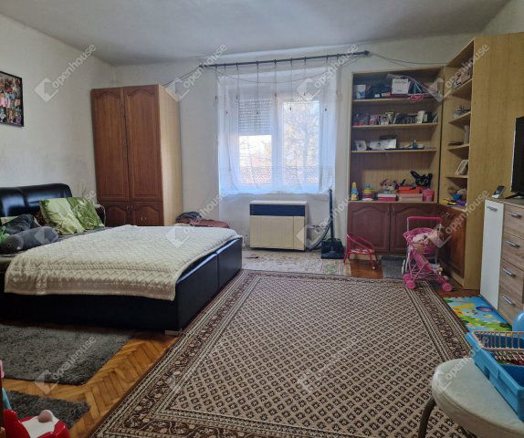Eladó családi ház, Császáron 29.9 M Ft, 2 szobás