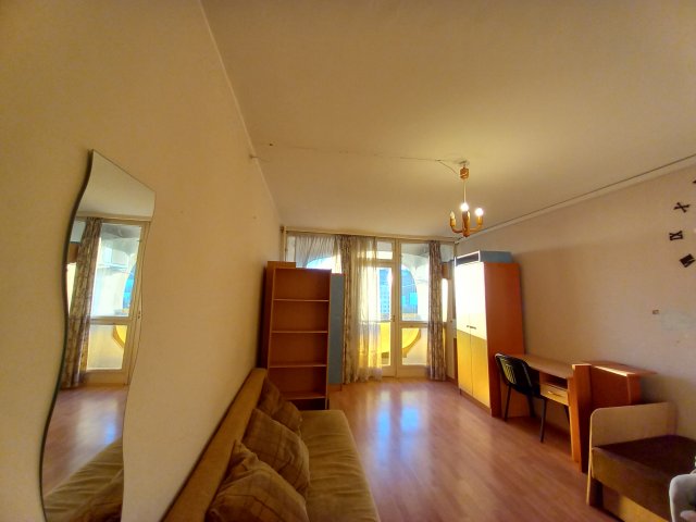 Kiadó panellakás, albérlet, Pécsett, Ifjúság útján, 3 szobás