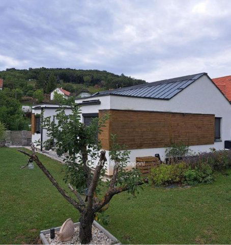 Eladó családi ház, Alsóörsön 104 M Ft, 1+2 szobás