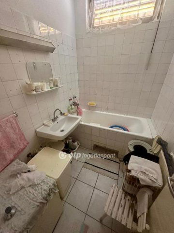 Eladó téglalakás, Pápán 29.5 M Ft, 2 szobás