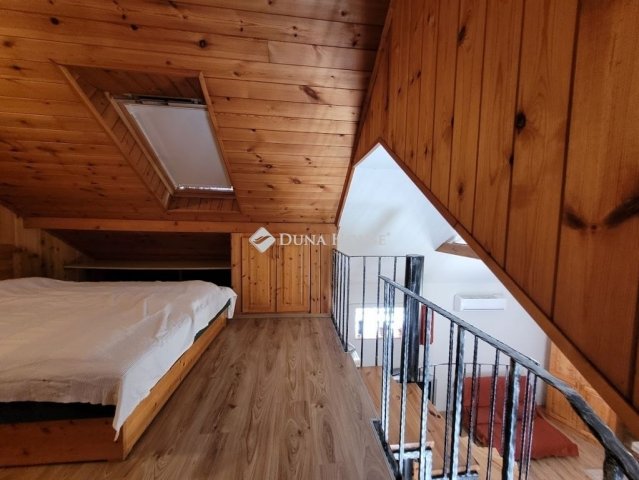 Eladó családi ház, Abaligeten 93 M Ft, 9 szobás