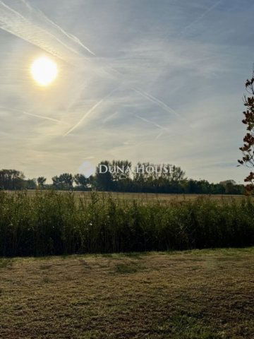 Eladó sorház, Vecsésen 144.9 M Ft, 5 szobás