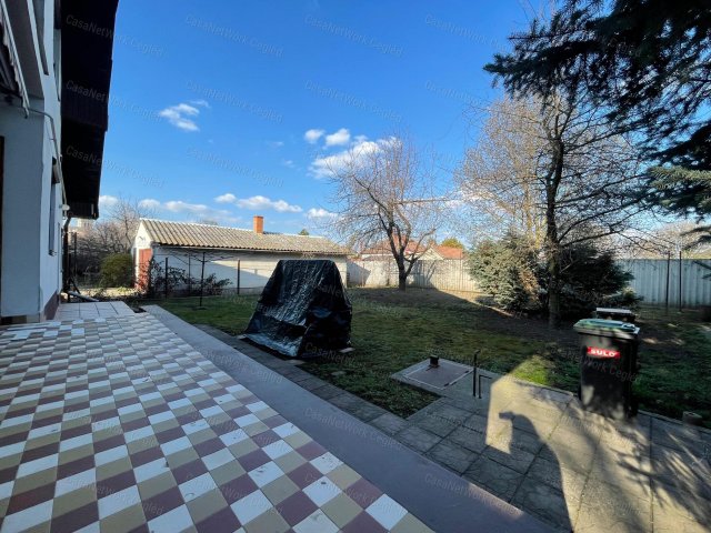 Eladó családi ház, Újszászon 69.5 M Ft, 4 szobás