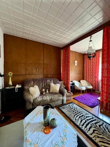 Eladó téglalakás, Balatonfüreden 62.9 M Ft, 3 szobás