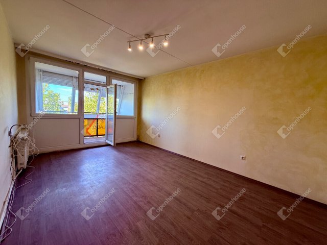 Eladó panellakás, Siófokon 49.9 M Ft, 3 szobás