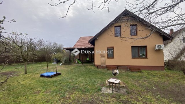 Eladó családi ház, Tápióbicskén 83 M Ft, 3 szobás