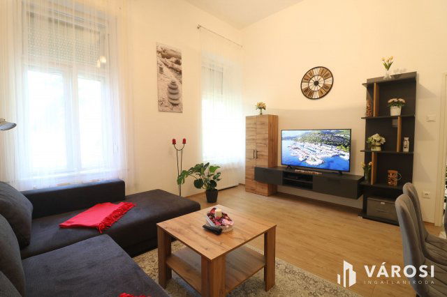 Kiadó téglalakás, albérlet, Szegeden 520 E Ft / hó, 3 szobás