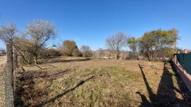 Eladó telek, Vácon, Csatamező úton 16.9 M Ft