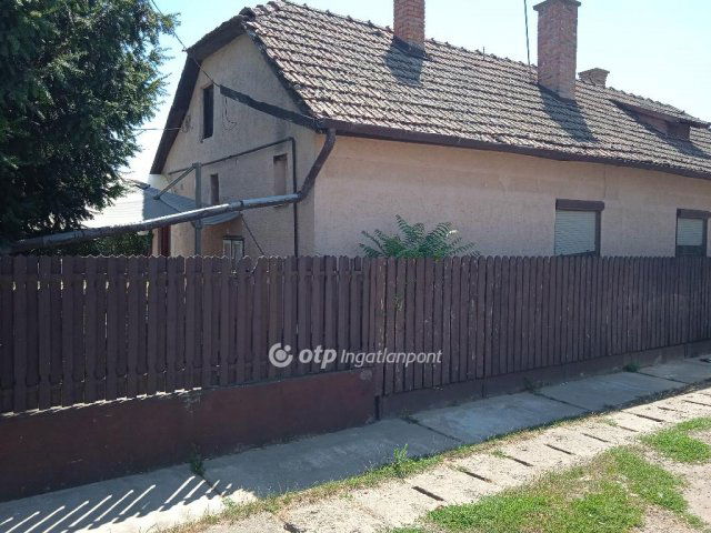 Eladó családi ház, Konyáron 21 M Ft, 2+1 szobás