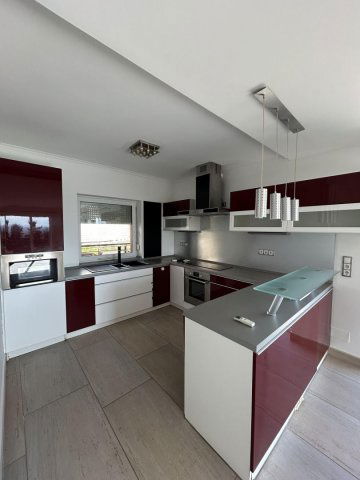 Eladó családi ház, Pécsett, Középmakár dűlőn 149.9 M Ft