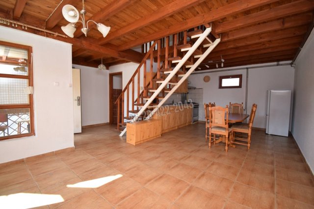 Eladó ikerház, Szigethalmon 44.99 M Ft, 1+3 szobás