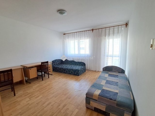 Eladó téglalakás, Debrecenben 87 M Ft, 3 szobás