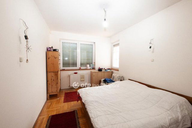 Eladó családi ház, Csömörön 299 M Ft, 4+1 szobás