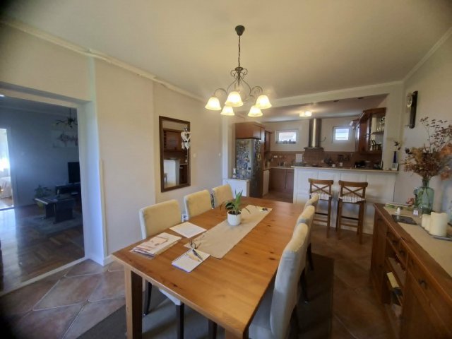 Eladó családi ház, Szentistvánon 52.5 M Ft, 3 szobás