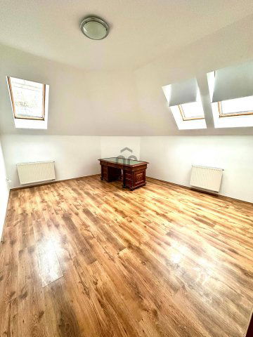 Eladó téglalakás, Veszprémben 99.99 M Ft, 4 szobás