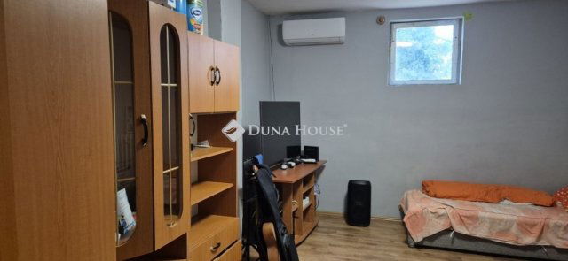 Eladó családi ház, Szentesen 36.9 M Ft, 5 szobás