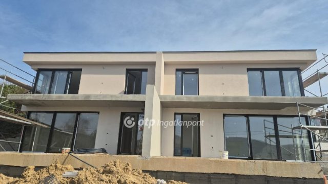 Eladó téglalakás, Budapesten, III. kerületben 279.9 M Ft